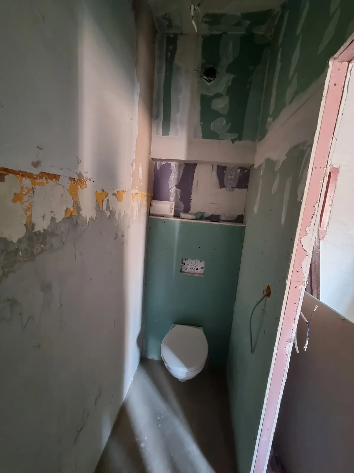 WC pendant les travaux et avant carrelage